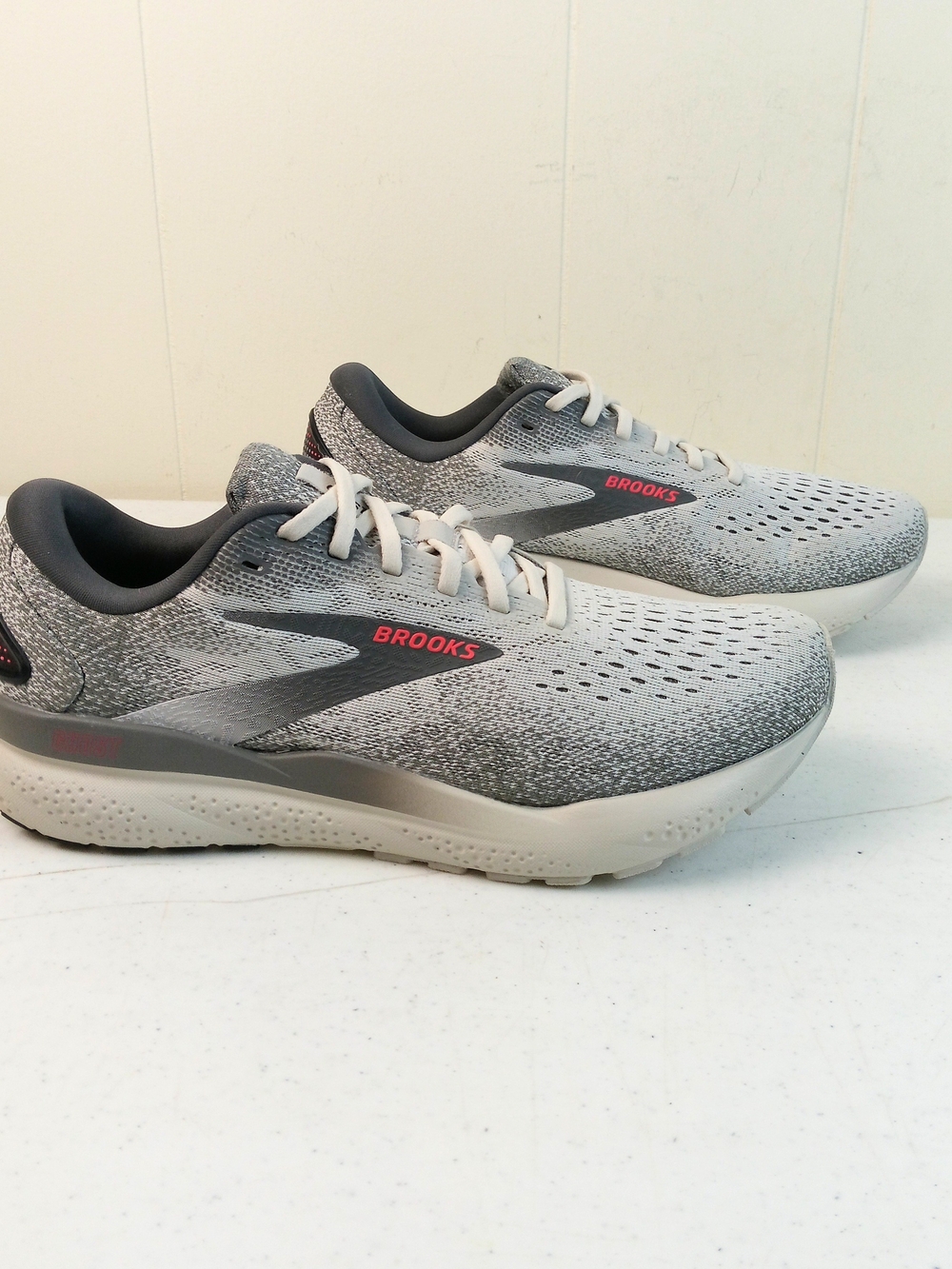 Brooks Ghost 16 Womens Running Shoes Size 10.5 Gray Cushion Lace Up Sneakers
